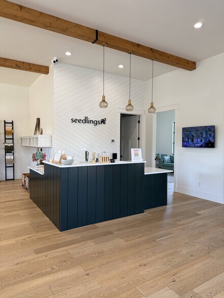 More Photos Of 101 W Northstone Pky, Zillah Freestanding For Lease