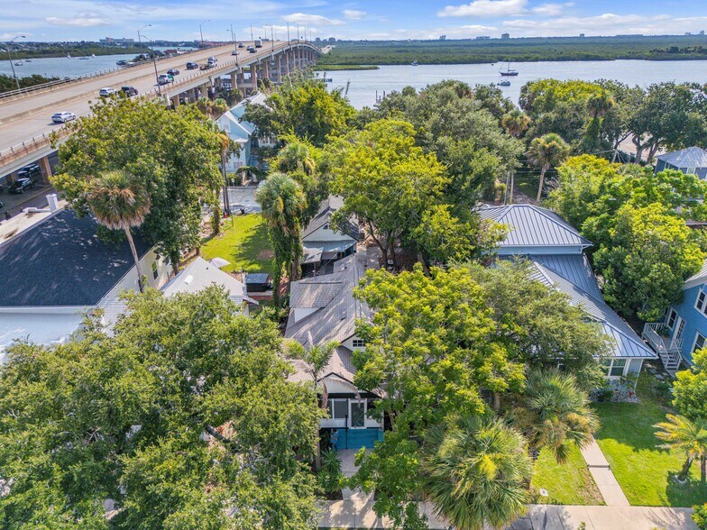 More Photos Of 407 Magnolia St, New Smyrna Beach Multifamily For Sale