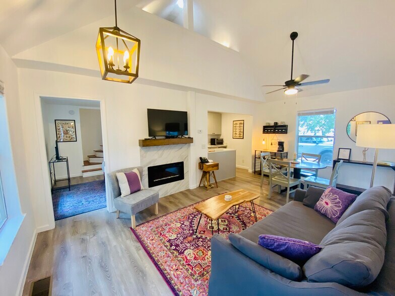 More Photos Of 104 Scudder Ln, Wimberley Hotel For Sale