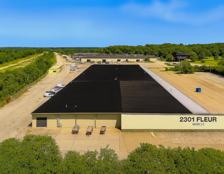 More Photos Of 2301 Fleur Dr, Des Moines Warehouse For Lease