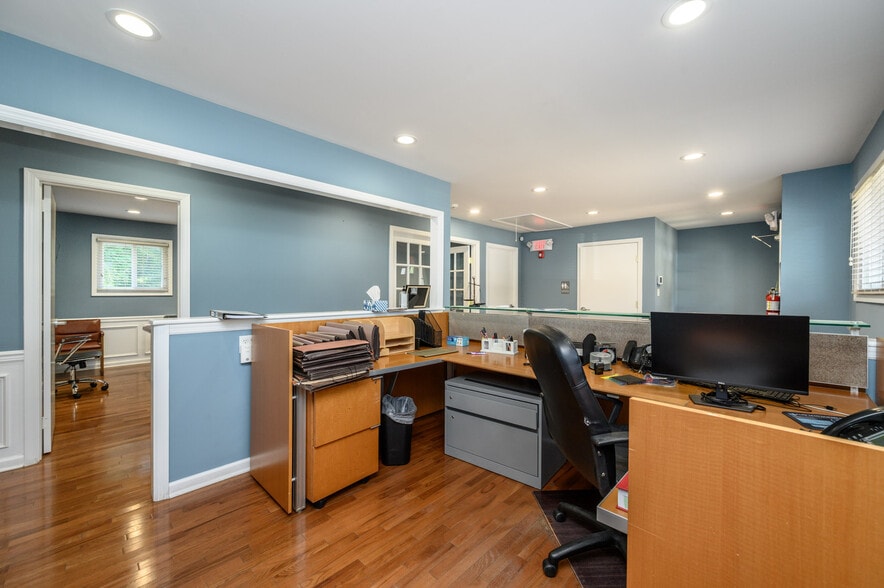 More Photos Of 438 Main St, Spotswood Medical For Sale