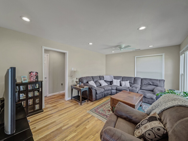 More Photos Of 1201 S Wildwood Dr, Irving Office For Sale