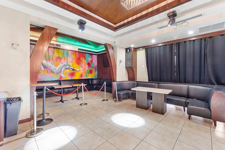 More Photos Of 401 W Atlantic Ave, Delray Beach Storefront Retail Office For Sale