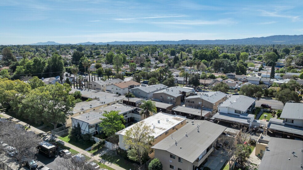 More Photos Of 17926 Schoenborn St, Northridge Apartments For Sale