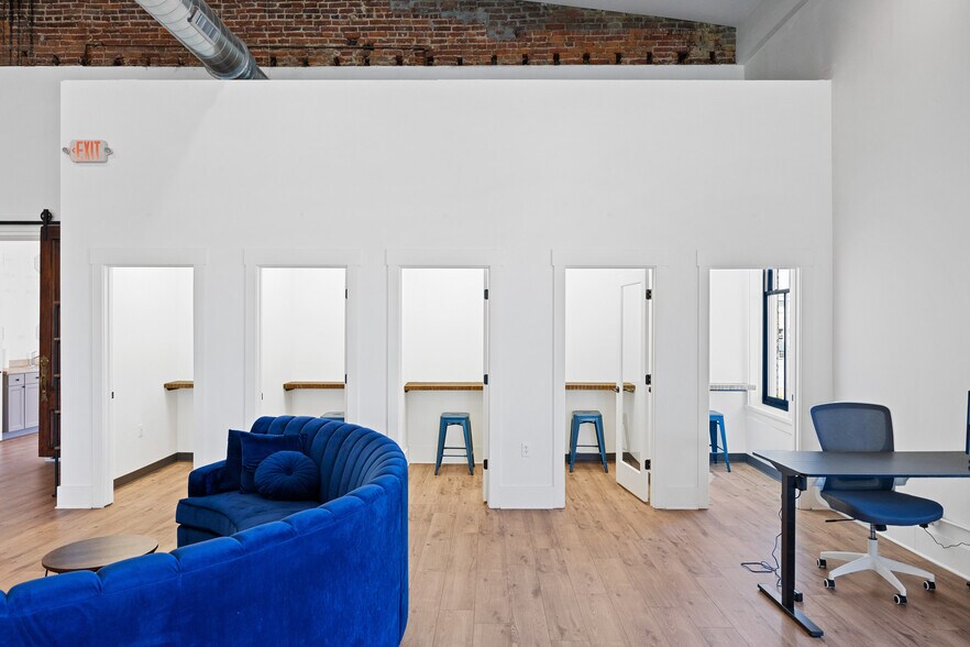 More Photos Of 227 Pearl St, New Albany Office For Lease