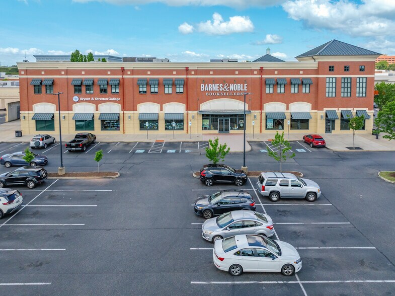 More Photos Of 4410 E Claiborne Sq, Hampton Unknown For Lease