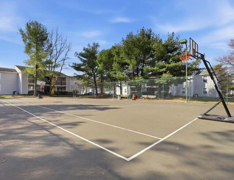 More Photos Of 1500 Sharen Dr, Salisbury Apartments For Sale