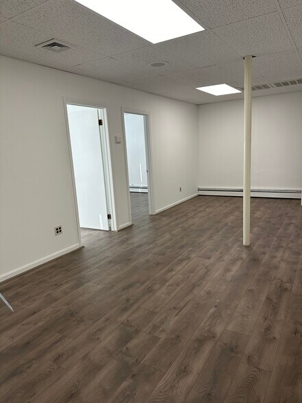 More Photos Of 125 E Main St, Patchogue Storefront Retail Residential For Lease