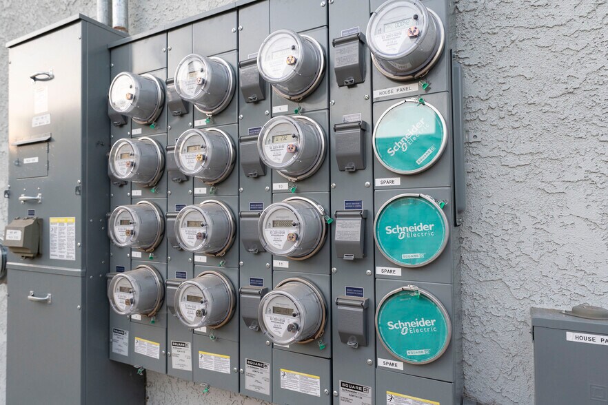 More Photos Of 1820 E 2nd St, Long Beach Apartments For Sale