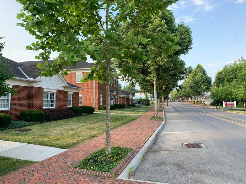 More Photos Of 68 N High St, New Albany Medical For Lease