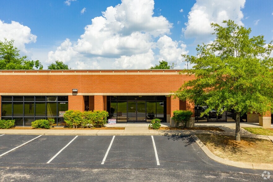 More Photos Of 213 W Maplewood Ln, Nashville Office Residential For Sale