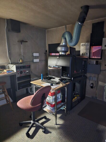 More Photos Of 1120 Lawrence, Port Townsend General Retail For Sale