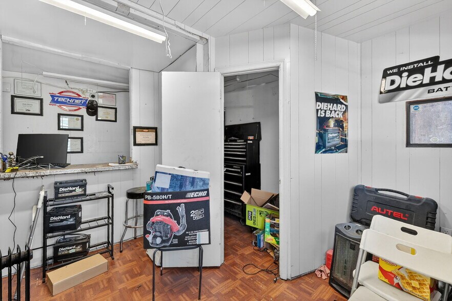 More Photos Of 20700 9th St, McIntosh Service Station For Sale