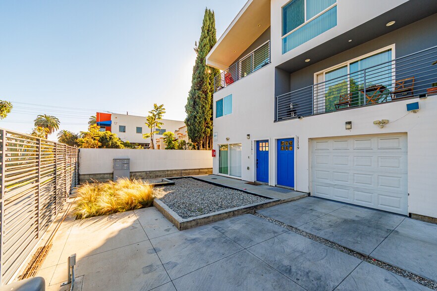More Photos Of 1121 N Berendo St, Los Angeles Multifamily For Sale