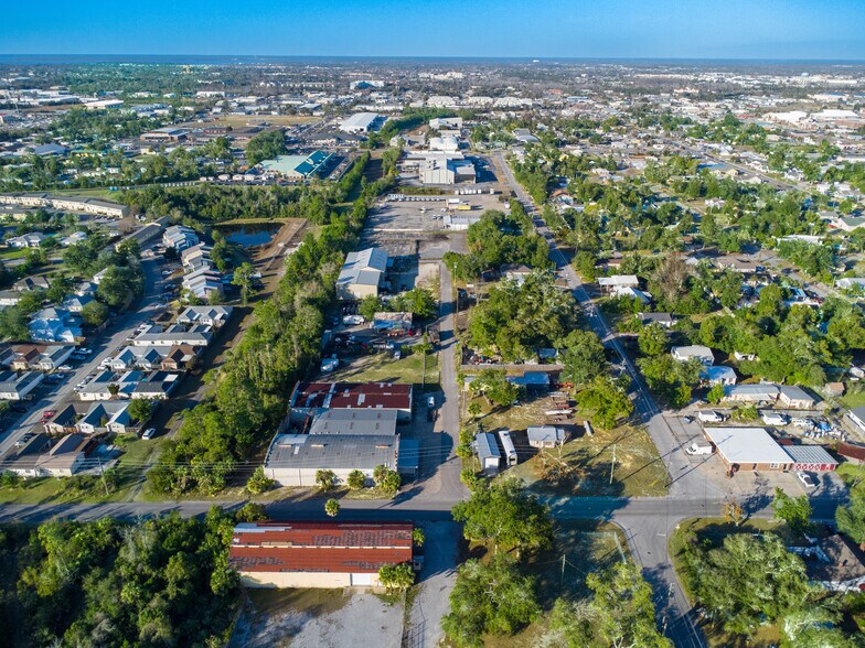 More Photos Of 414 W 8th St, Panama City Distribution For Lease