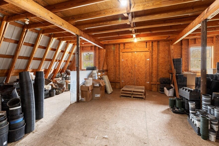 More Photos Of 1356 Coopers Cove Rd, Hardy Specialty For Sale