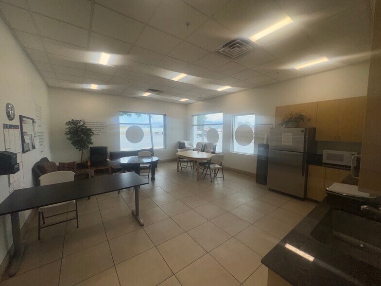 More Photos Of 3260 S 900 W, Salt Lake City Freestanding For Lease