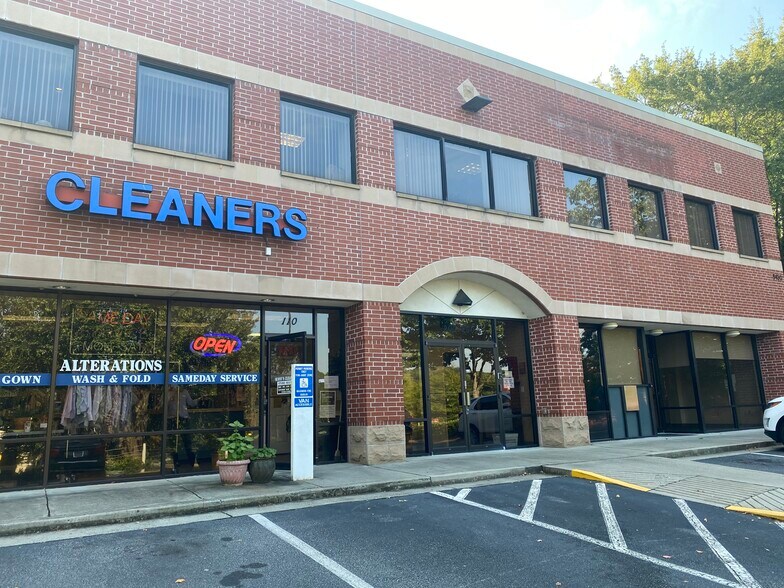 More Photos Of 5430 New Northside Dr, Atlanta Storefront Retail Office For Lease