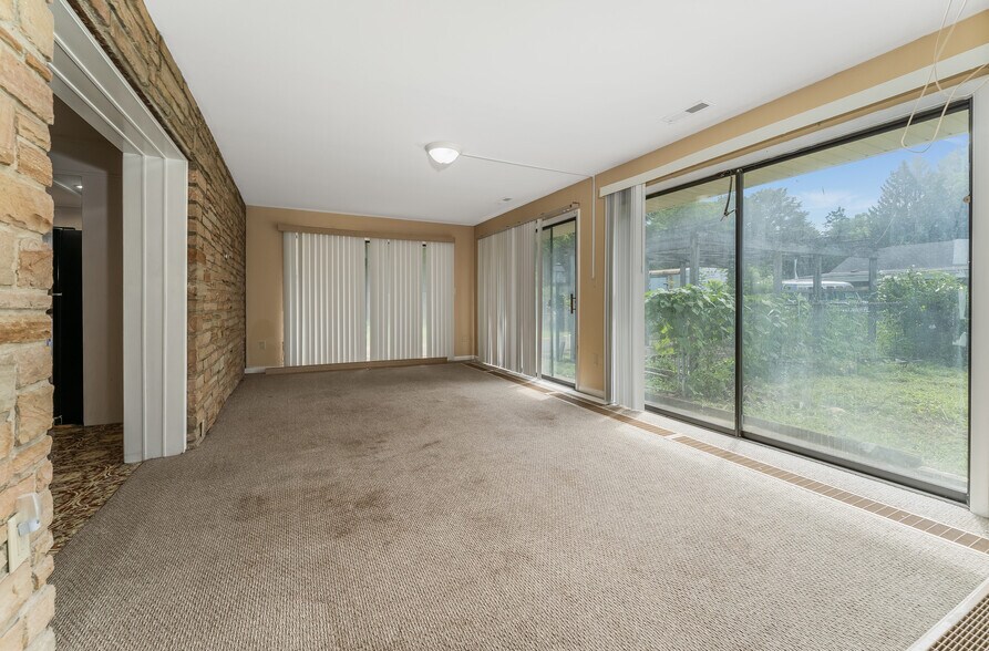 More Photos Of 2431 Route 57 East, Washington Office Residential For Sale