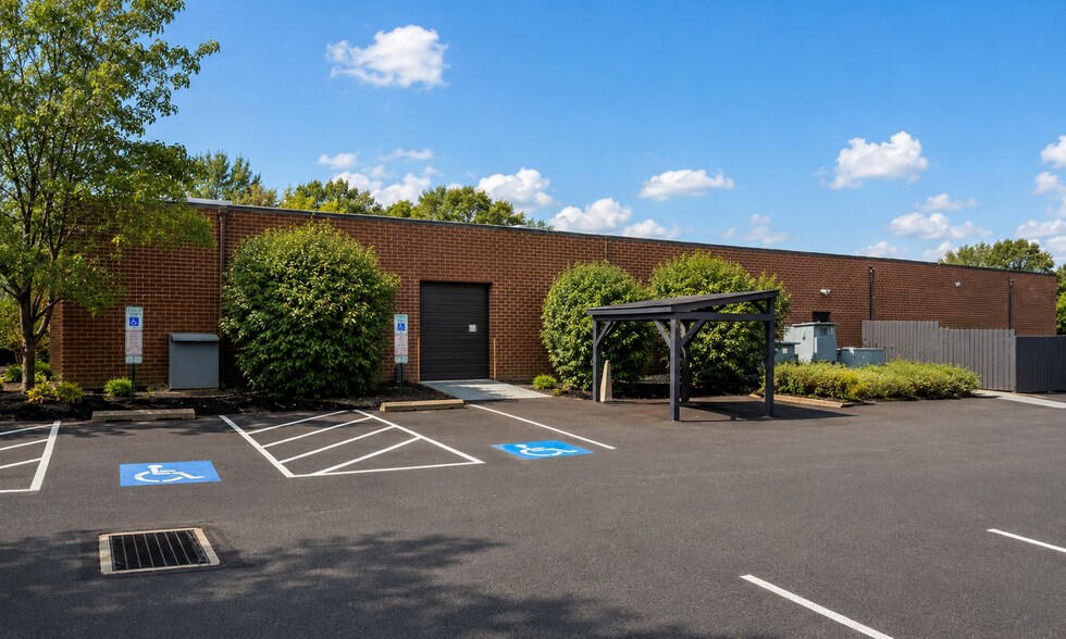More Photos Of 101 Friends Ln, Newtown Flex For Lease