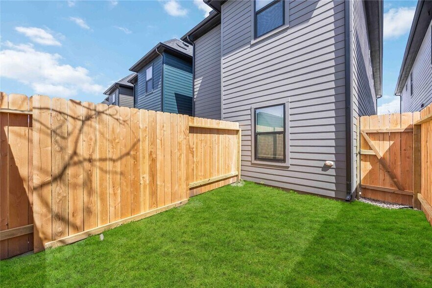 More Photos Of 8009 Cora st, Houston Multifamily For Sale