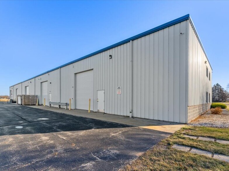 More Photos Of 801 Heritage Rd, De Pere Office For Lease