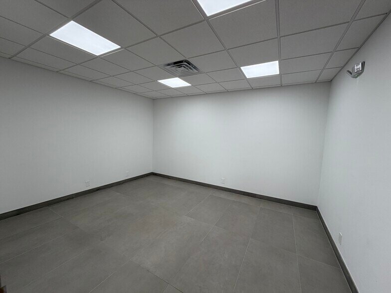 More Photos Of 5170 N Federal Hwy, Fort Lauderdale Storefront Retail Office For Lease