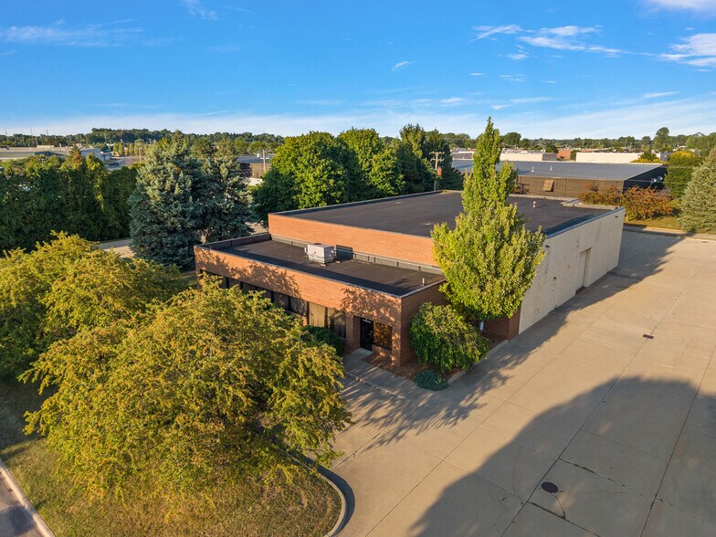 More Photos Of 44468 Reynolds Dr, Clinton Township Manufacturing For Sale