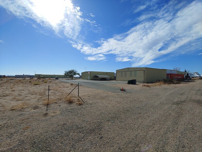 More Photos Of 6001 Curtis Pl, California City Warehouse For Sale