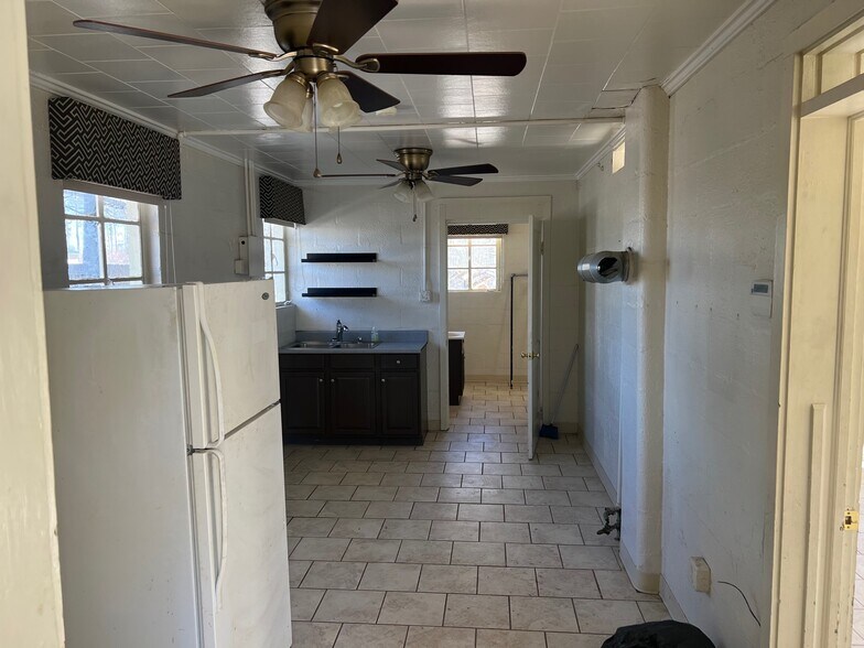 More Photos Of 1625 N US Highway 29, Salisbury Flex For Sale