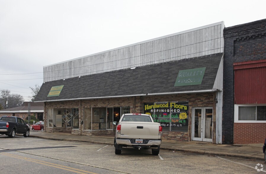 More Photos Of 15-17 S Commerce St, Liberty Storefront For Sale