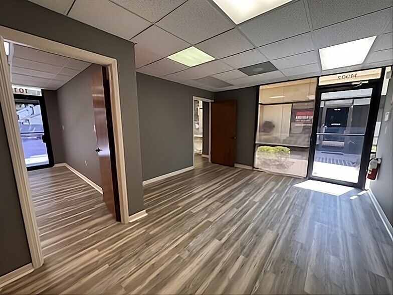 More Photos Of 14902 Winding Creek Ct, Tampa Medical For Lease