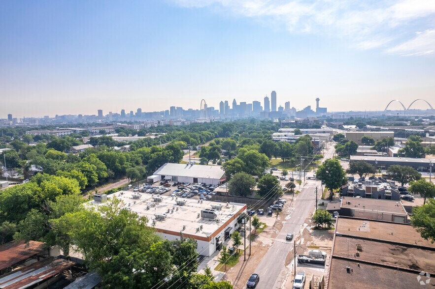 More Photos Of 921 W Commerce St, Dallas Warehouse For Lease