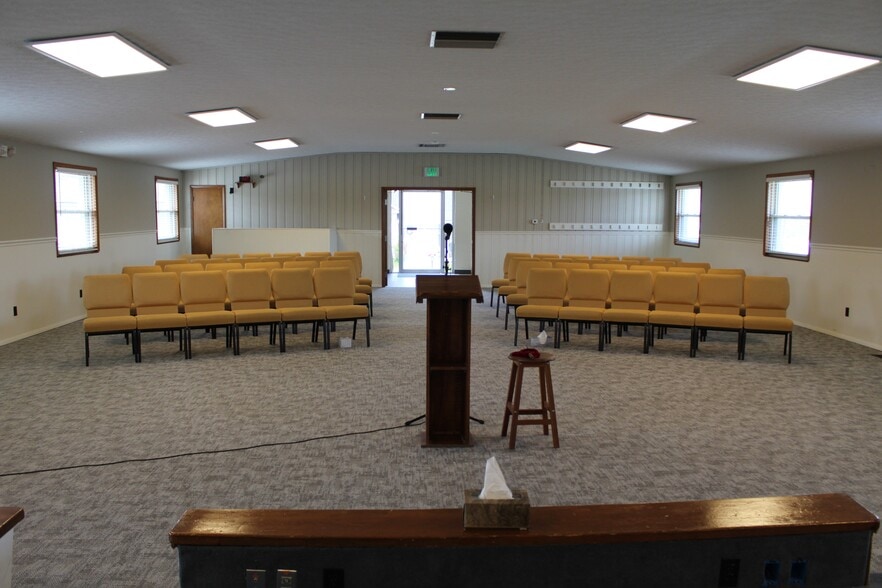 More Photos Of 1409 W Kirkwood Ave, Bloomington General Retail For Lease