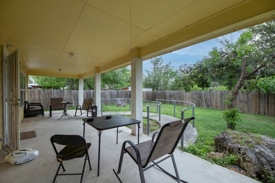 More Photos Of 2522 Holly Hill Dr, San Antonio Medical For Lease