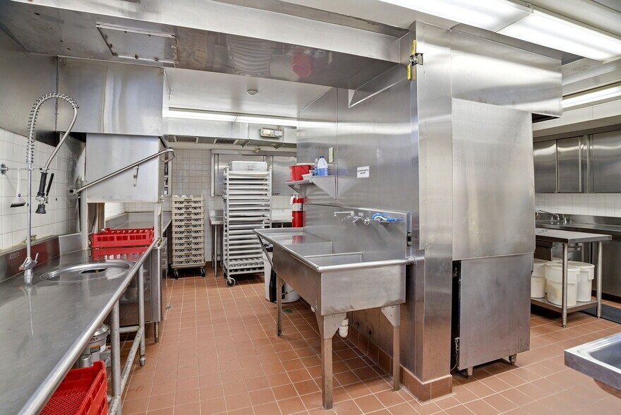 More Photos Of 6541 16TH Ave S, Richfield Schools For Lease