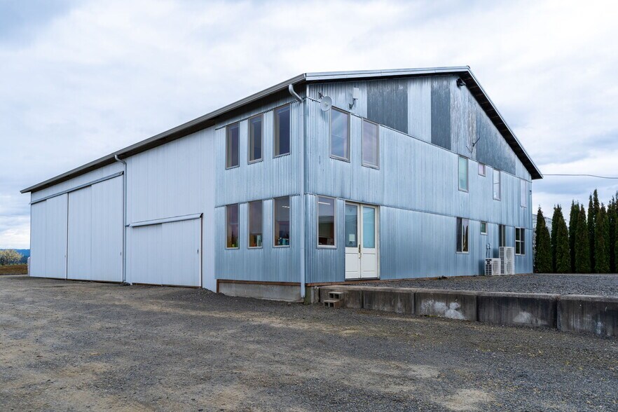 More Photos Of 1355 N Barlow St, Cornelius Winery Vineyard For Sale