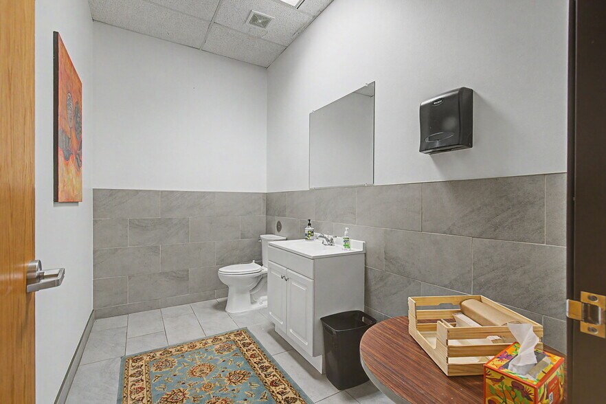 More Photos Of 1301-1333 W 121st Ave, Denver Flex For Lease