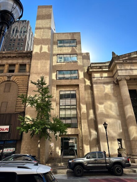 More Photos Of 7 E Baltimore St, Baltimore Office For Lease