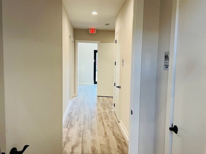 More Photos Of 1740 Grassland Pky, Alpharetta Office For Sale