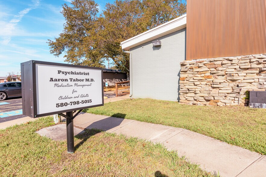 More Photos Of 1001 NW 15th Ave, Ardmore Medical For Sale