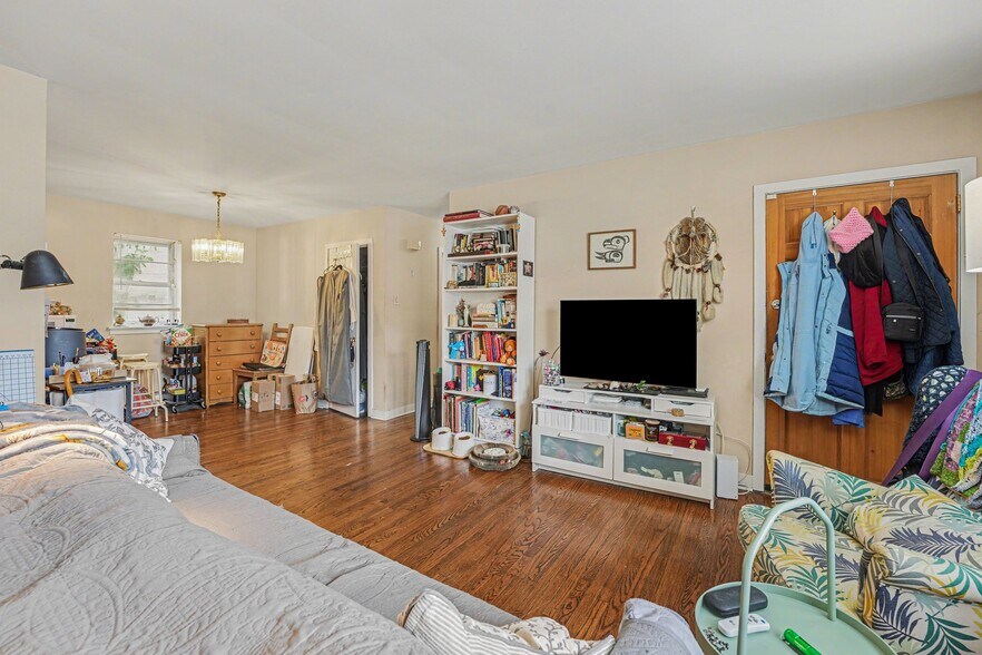 More Photos Of 107 Allison Rd, Oreland Office For Sale