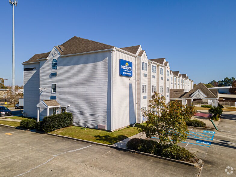 More Photos Of 10311 Plaza Americana Dr, Baton Rouge Hotel For Sale