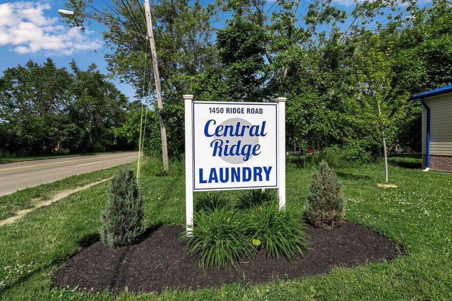 More Photos Of 1450 Ridge, West Seneca General Retail For Sale