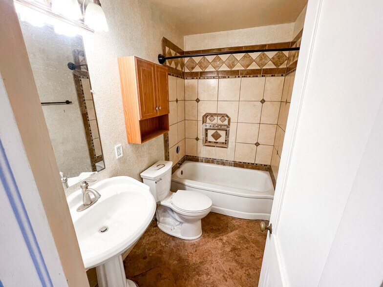 More Photos Of 1707 W Francis Ave, Midland Land For Sale