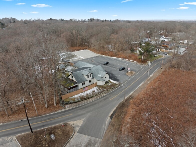 More Photos Of 415 Palmer Ave, Warwick Bar For Sale