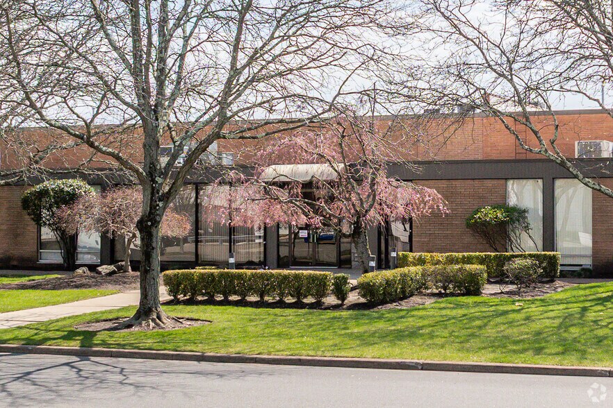 More Photos Of 140 LeGrand Ave, Northvale Manufacturing For Lease
