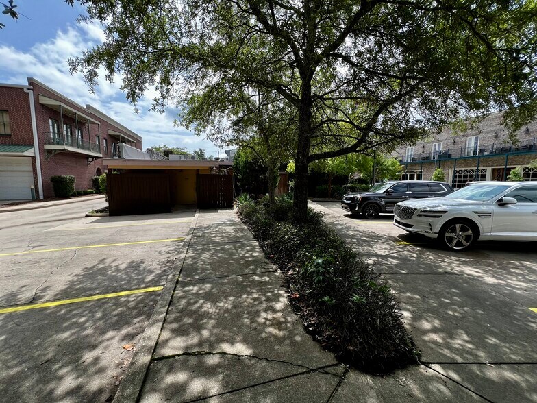 More Photos Of 117 Walnut St, Hattiesburg Restaurant For Sale