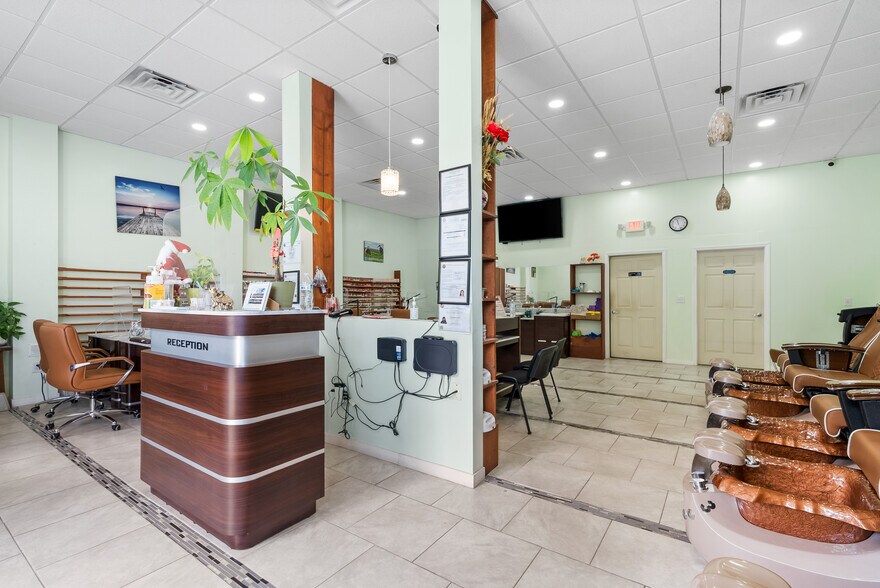 More Photos Of 3835-3841 SW Archer Rd, Gainesville Fast Food For Sale