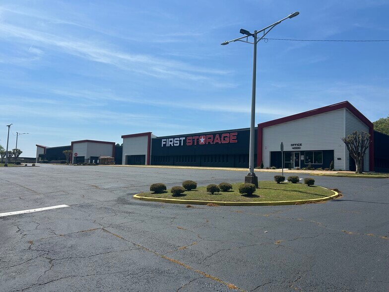 More Photos Of 4000 Memorial Pky SW, Huntsville Manufacturing For Lease